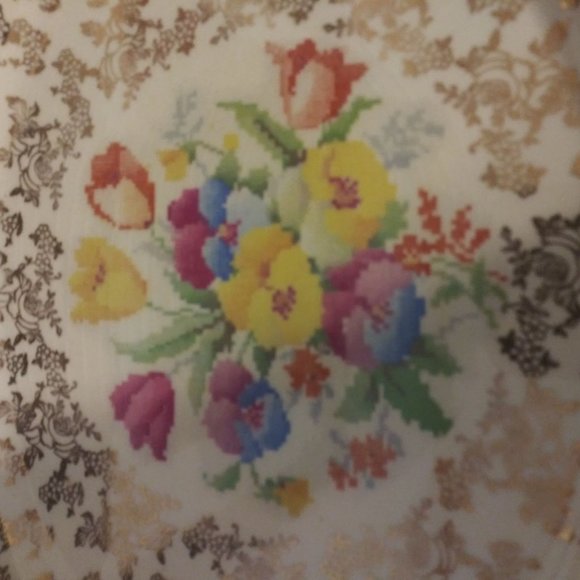 10 1/2" X 14" Oval "Old English Sampler" Serving P - Picture 3 of 4